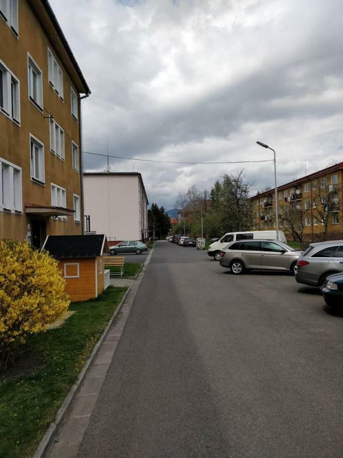 2 Bedroom Flat In The Heart Of Liptovský Mikuláš Exterior foto